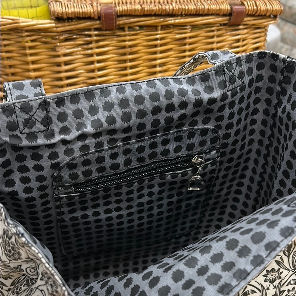 Bella Russo Reversible Floral Tote - Picture 5 of 8